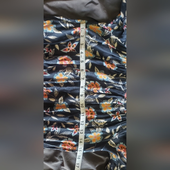 LOFT Linen off the Shoulder Romper with Side Pockets - Picture 5 of 8